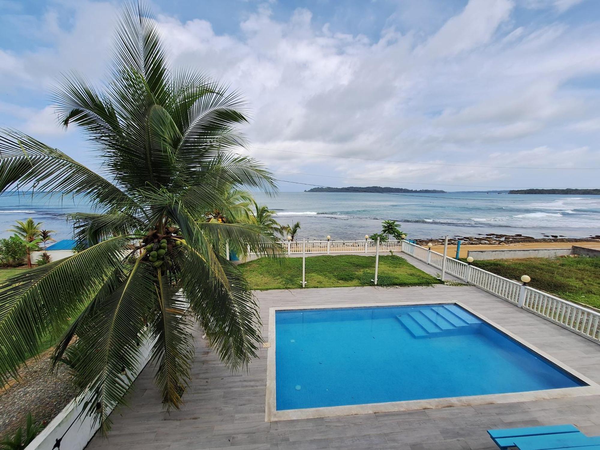 Paunch Beach Retreat Bocas Town Ngoại thất bức ảnh