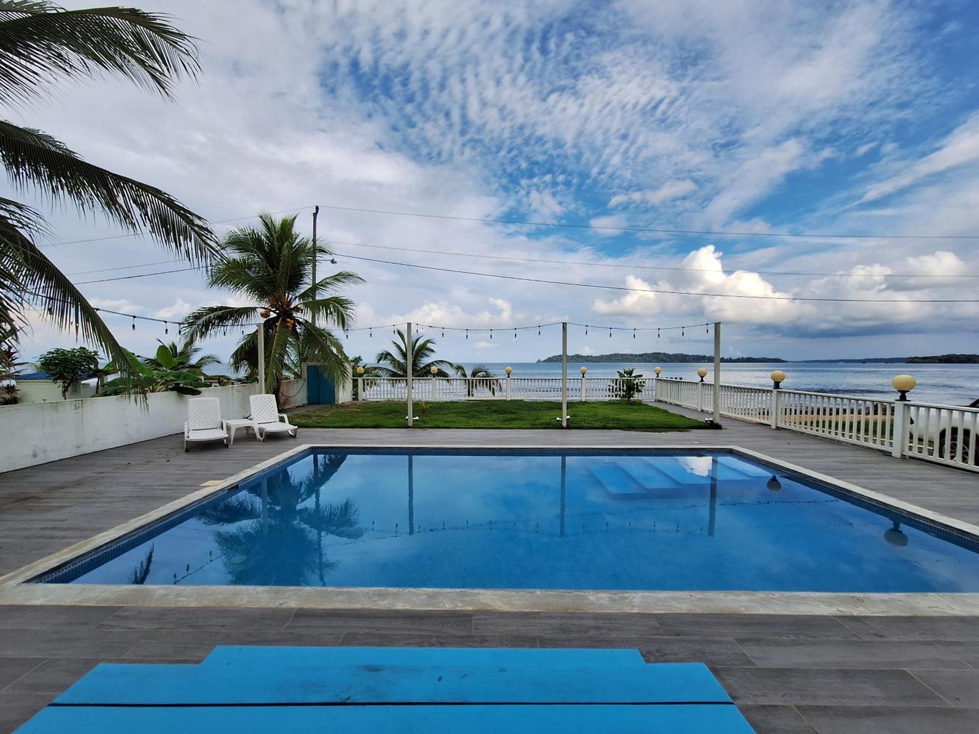 Paunch Beach Retreat Bocas Town Ngoại thất bức ảnh