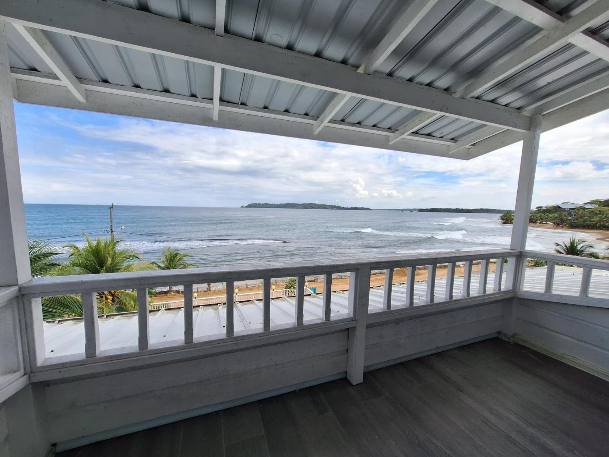 Paunch Beach Retreat Bocas Town Ngoại thất bức ảnh