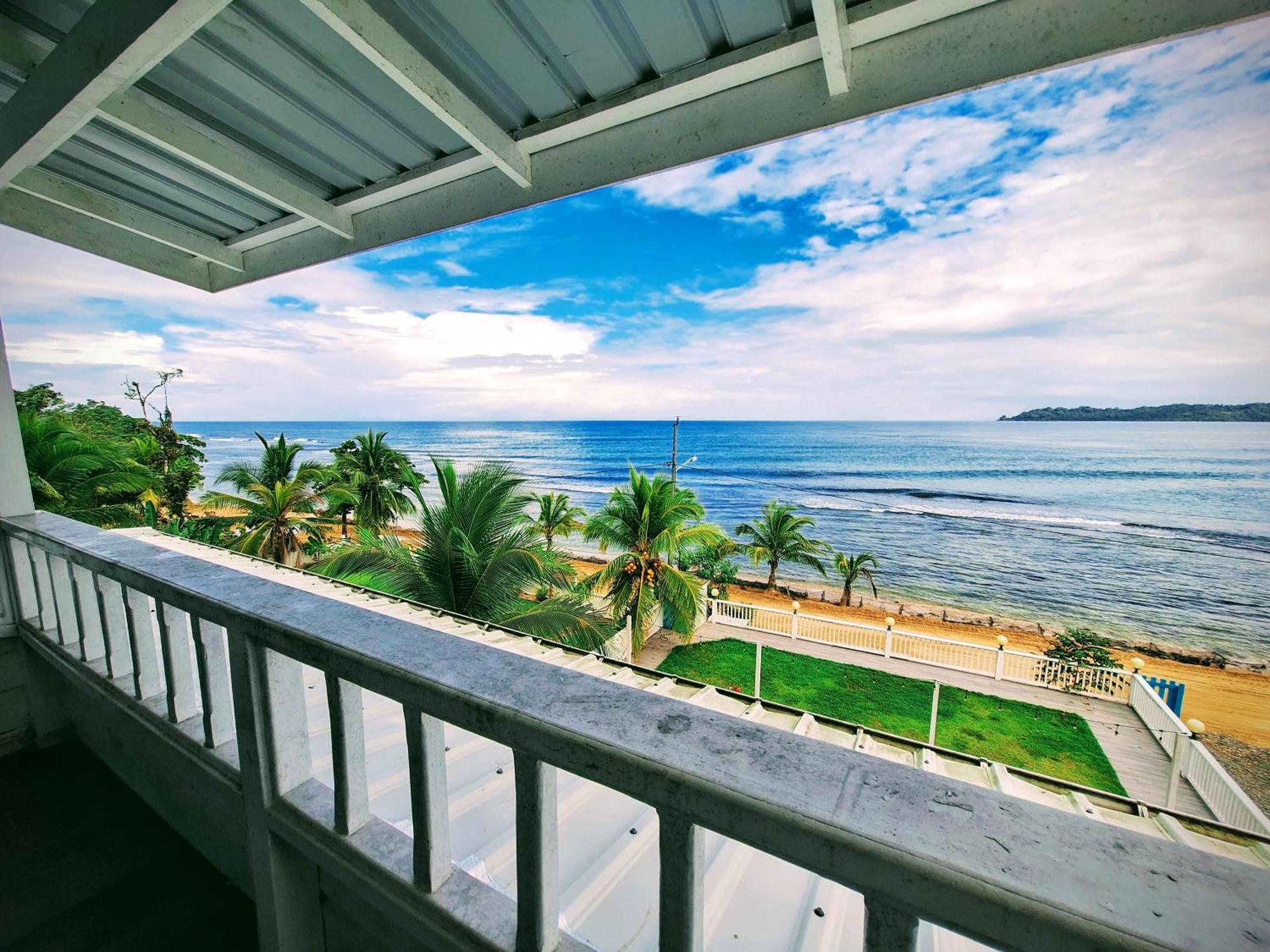 Paunch Beach Retreat Bocas Town Ngoại thất bức ảnh